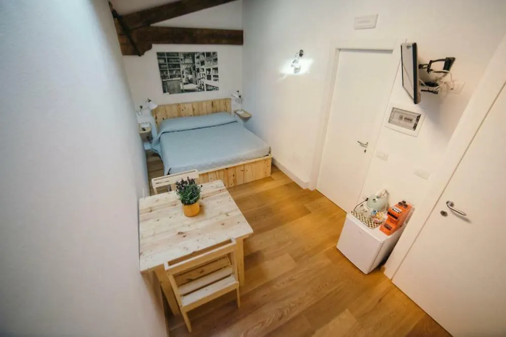 Garage Bonci Rooms Pietrasanta 0*,  Italy